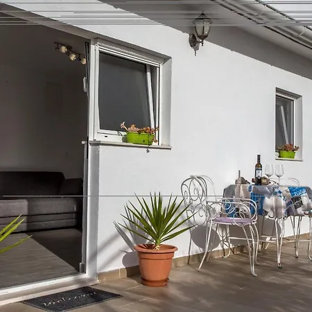 Apartment Queen Hvar *